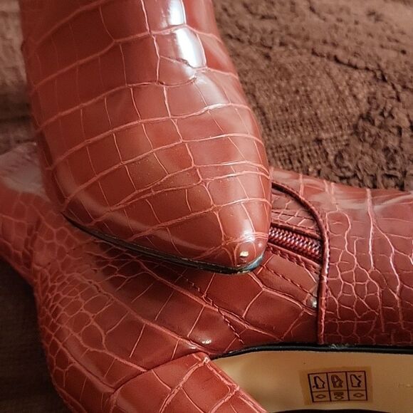 Catherine red crocodile boots - Picture 6 of 6